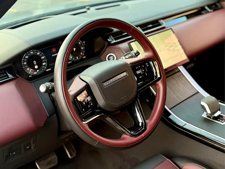 Фото 9 - Land Rover Range Rover Velar