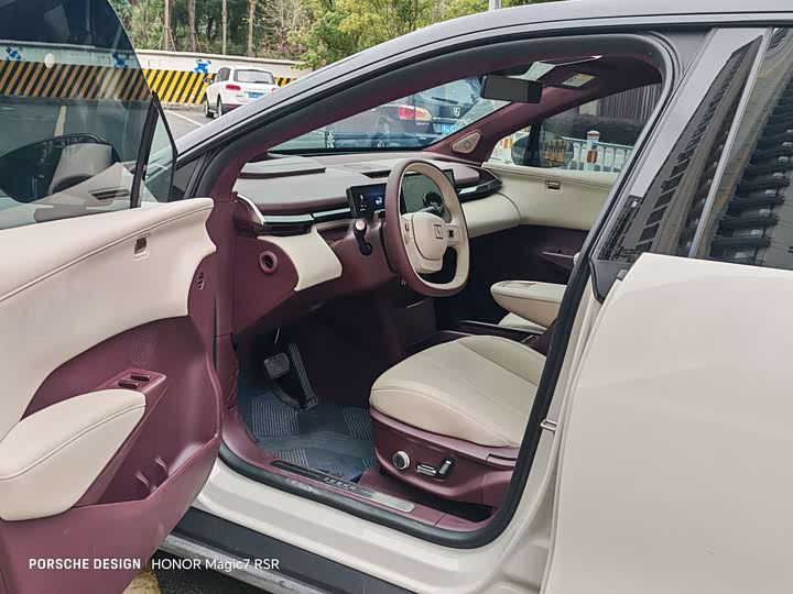 Фото 4 - Zeekr X