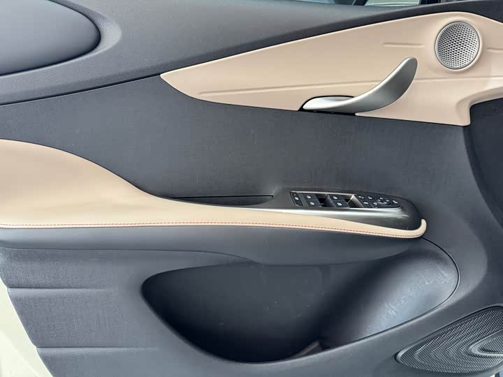 Фото 8 - BYD Dolphin