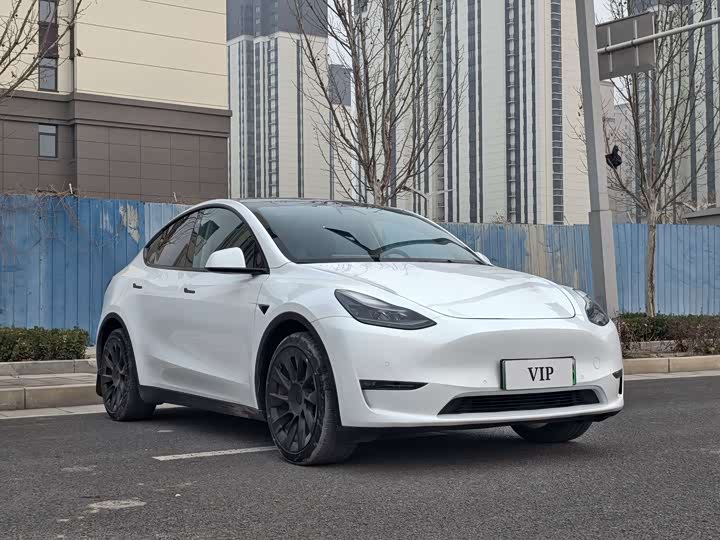Фото 3 - Tesla Model Y