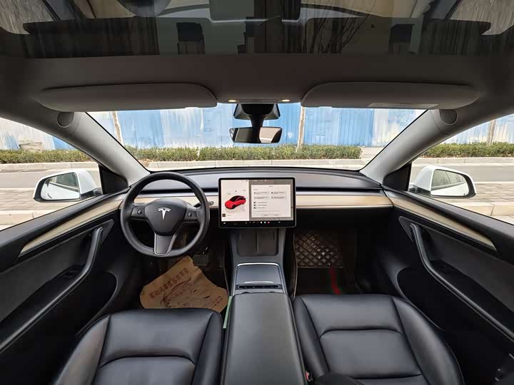 Фото 4 - Tesla Model Y