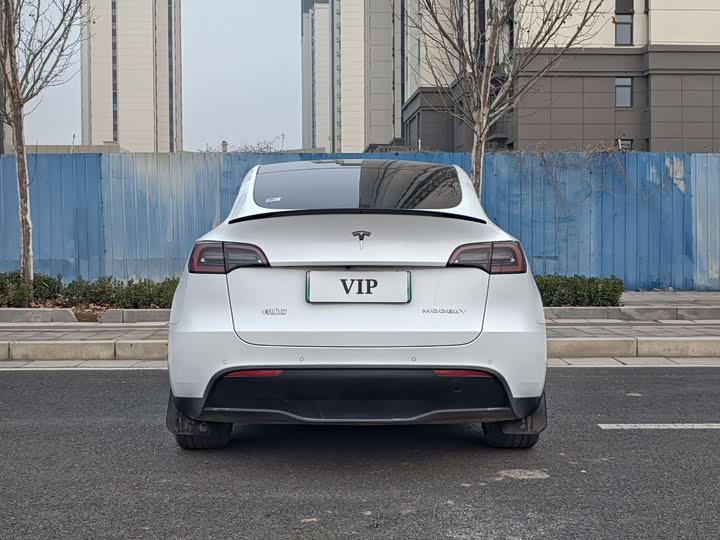 Фото 8 - Tesla Model Y