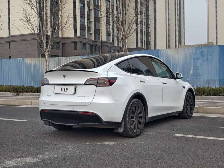 Фото 9 - Tesla Model Y