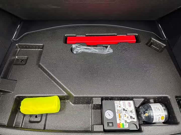 Фото 9 - BYD Song L DM-i Hybrid