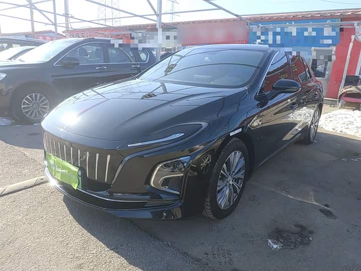 Фото 1 - Hongqi E-QM5