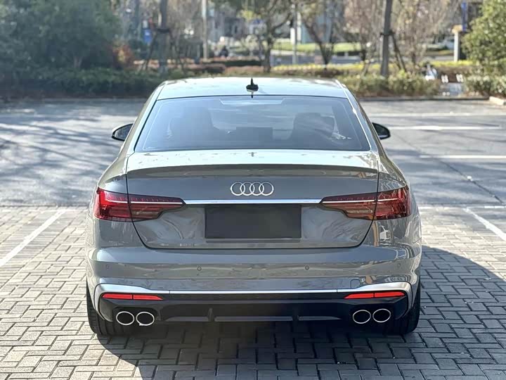 Фото 4 - Audi S4