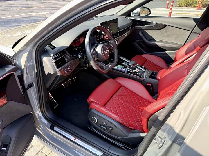 Фото 8 - Audi S4