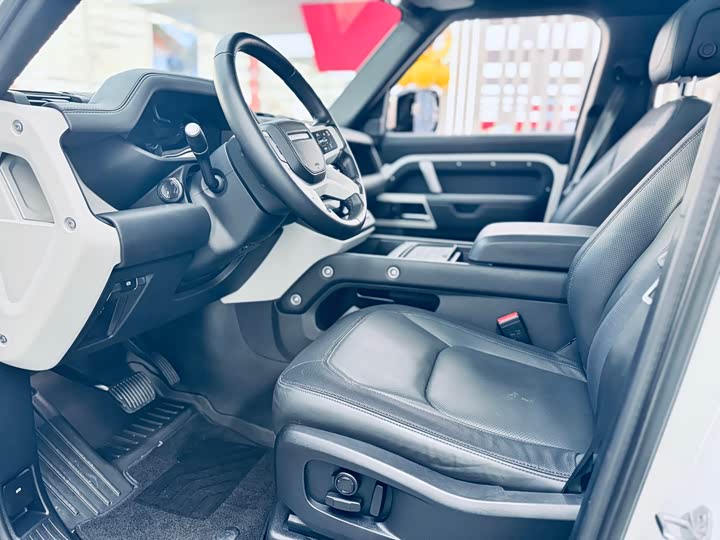 Фото 7 - Land Rover Defender