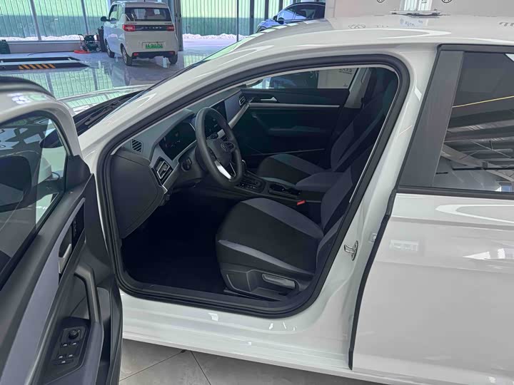 Фото 3 - Volkswagen Lavida