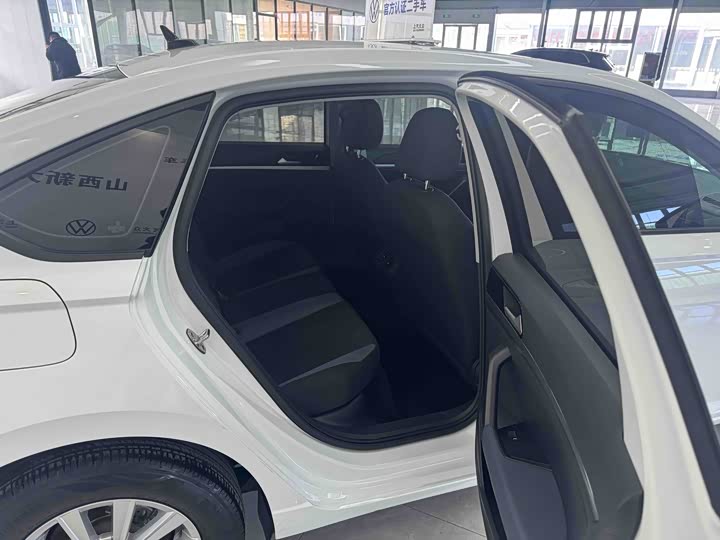 Фото 8 - Volkswagen Lavida