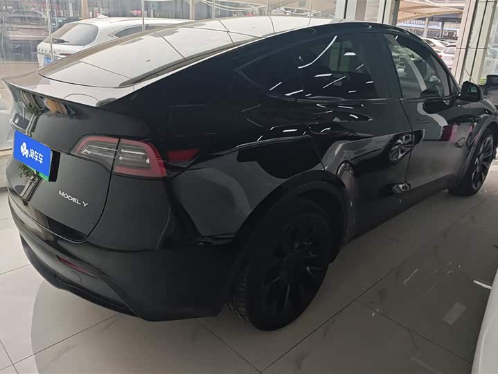 Фото 3 - Tesla Model Y