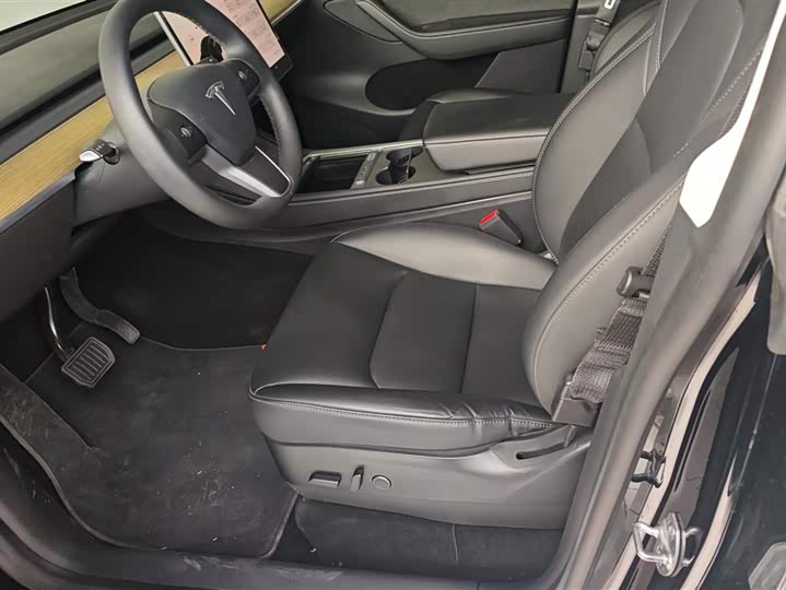 Фото 9 - Tesla Model Y