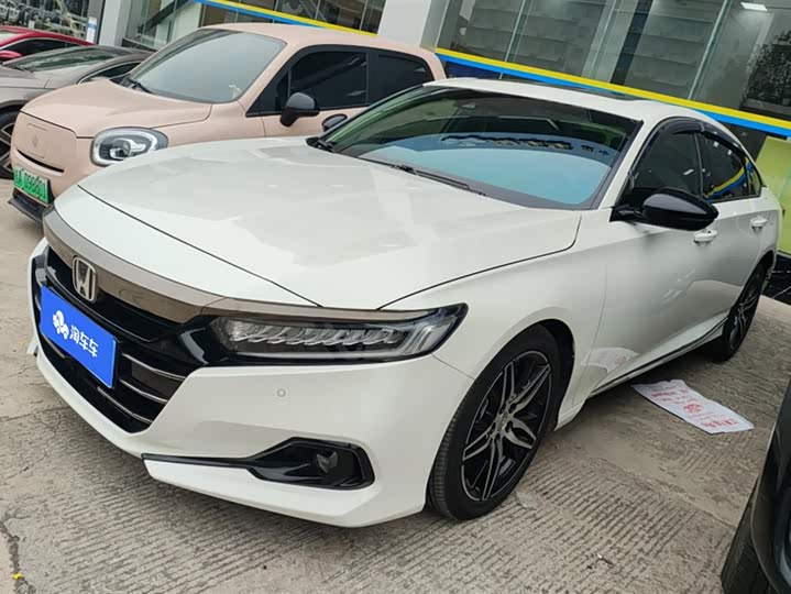 Фото 1 - Honda Accord