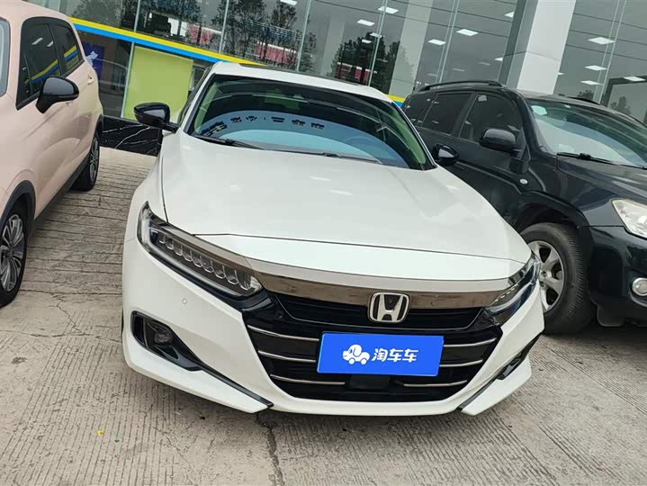Фото 2 - Honda Accord