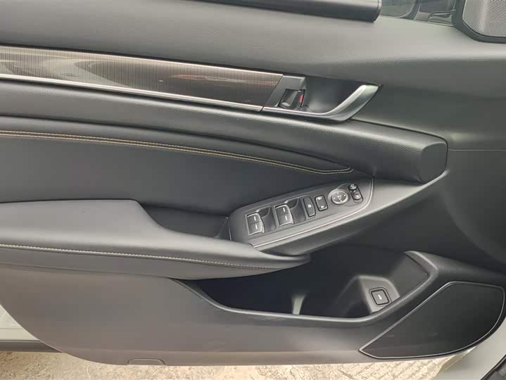 Фото 7 - Honda Accord