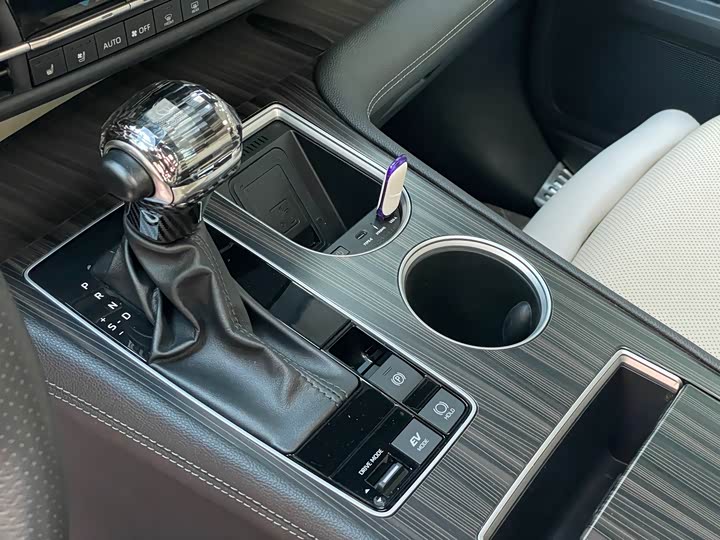 Фото 5 - Toyota Sienna