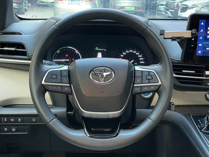 Фото 6 - Toyota Sienna