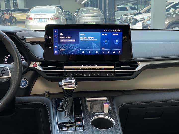 Фото 7 - Toyota Sienna