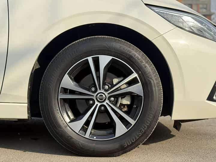 Фото 5 - Nissan Sylphy