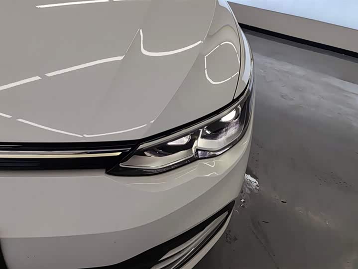 Фото 5 - Volkswagen Golf