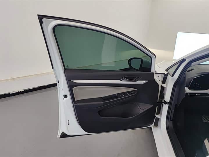 Фото 7 - Volkswagen Golf