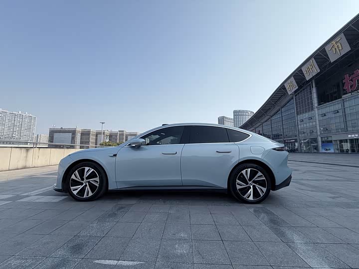 Фото 8 - Nio ET5