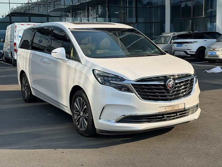 Фото 2 - Buick GL8 ES