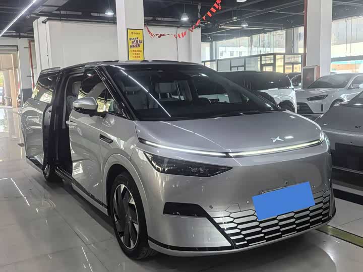 Фото 1 - XPeng X9