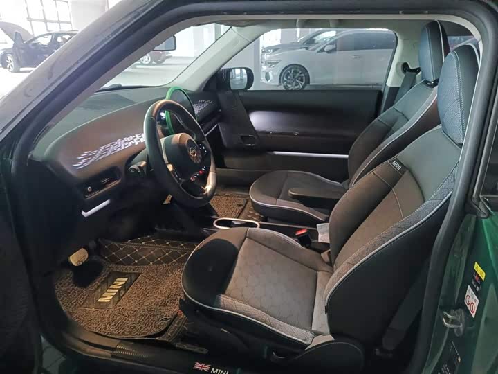 Фото 8 - Mini Cooper