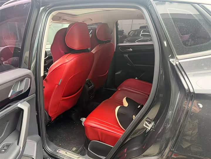 Фото 4 - Volkswagen Tayron X