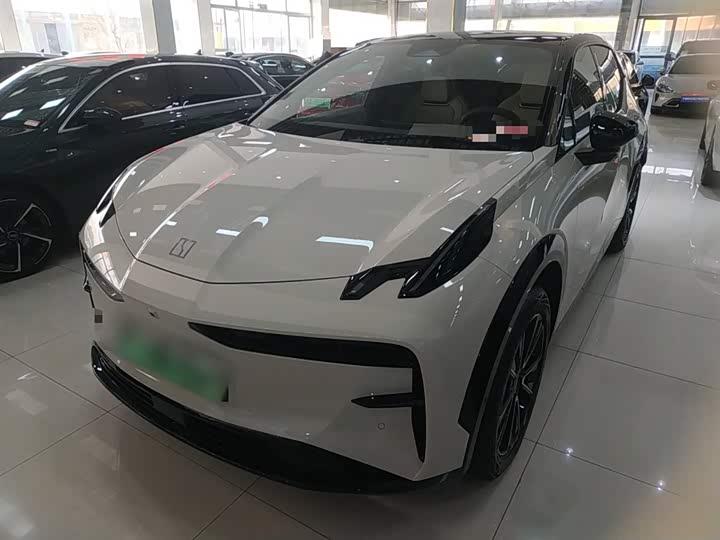 Фото 2 - Zeekr X