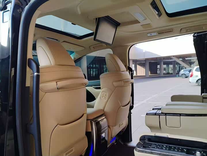 Фото 6 - Toyota Alphard