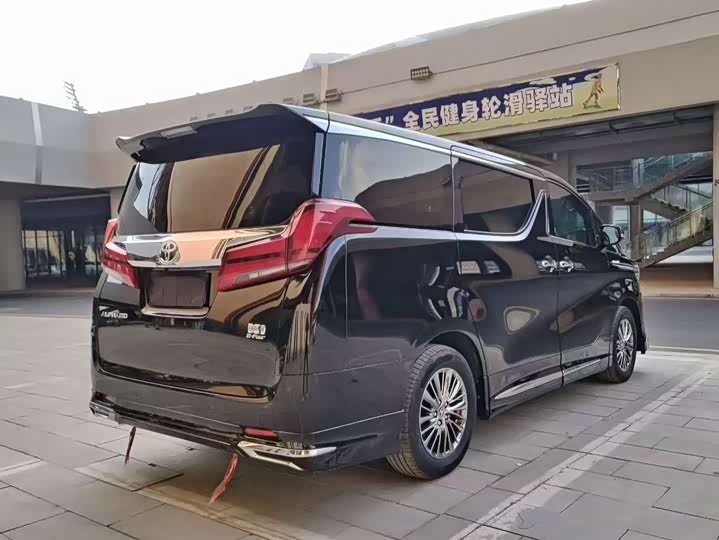 Фото 7 - Toyota Alphard