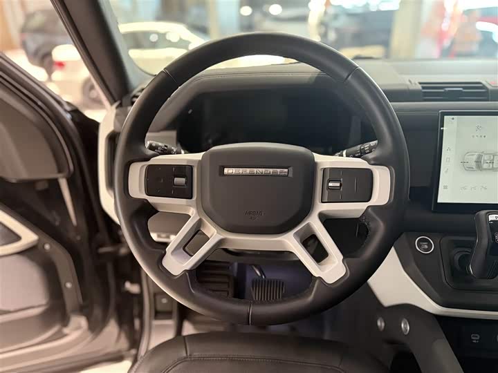 Фото 9 - Land Rover Defender