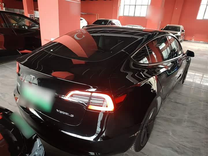 Фото 7 - Tesla Model 3