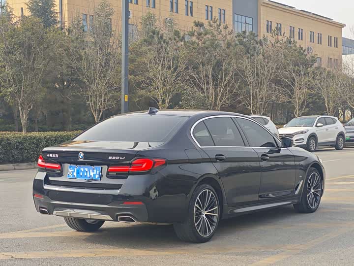 Фото 9 - BMW 5 Series