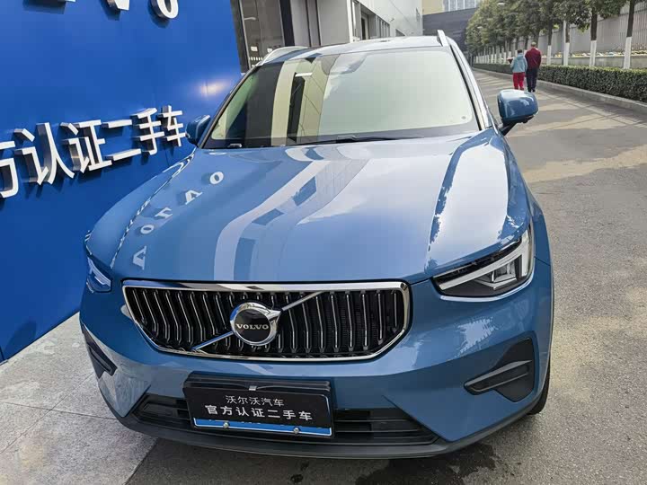 Фото 2 - Volvo XC40