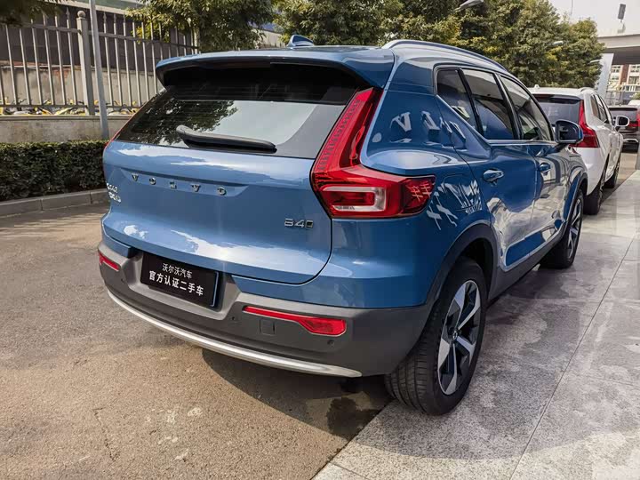 Фото 5 - Volvo XC40