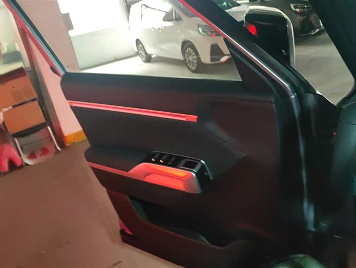 Фото 7 - Changan Deepal G318