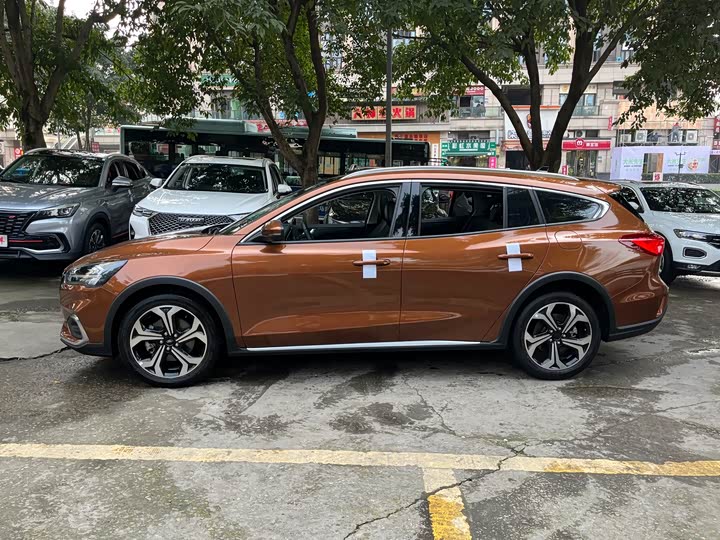 Фото 4 - Ford Focus