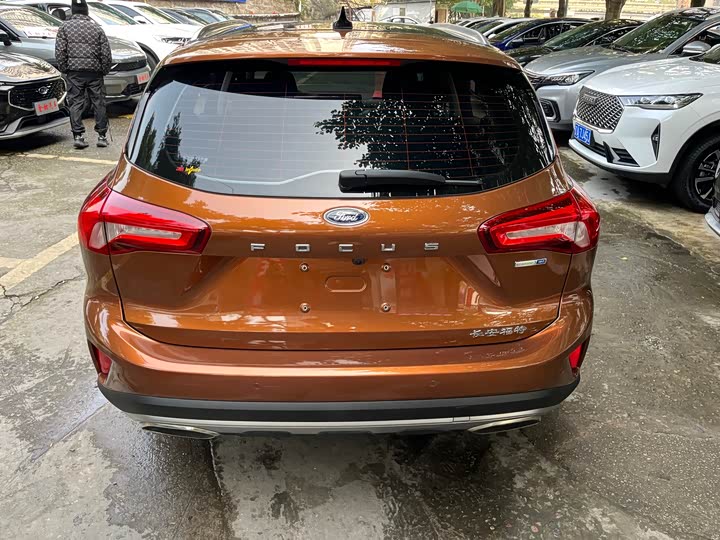 Фото 5 - Ford Focus