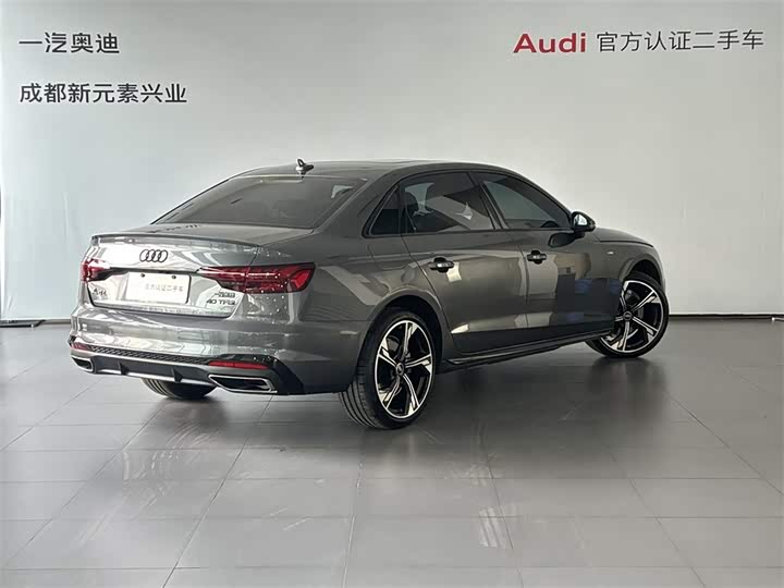 Фото 4 - Audi A4L