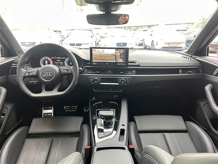 Фото 6 - Audi A4L