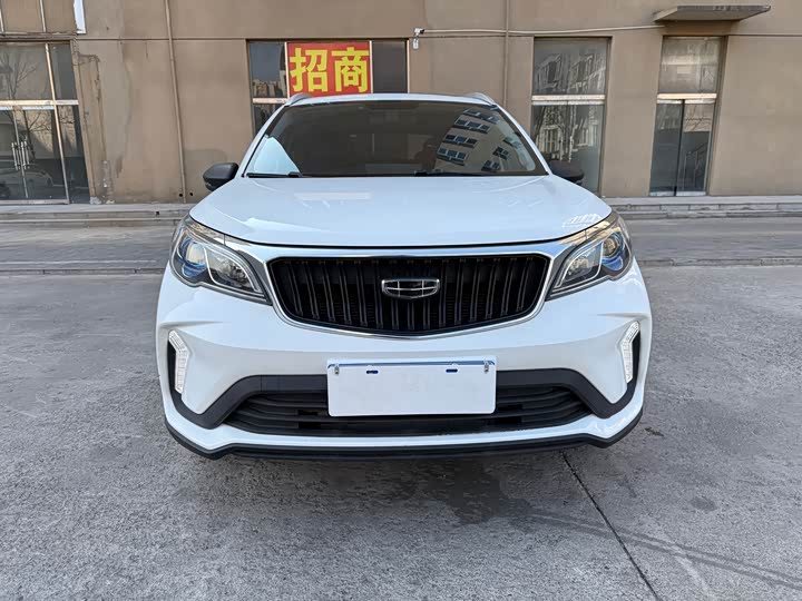 Фото 2 - Geely Vision X3