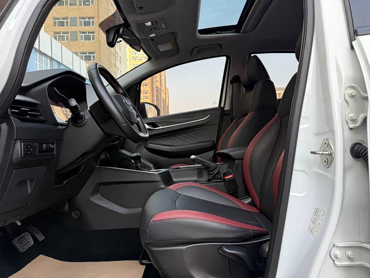 Фото 7 - Geely Vision X3