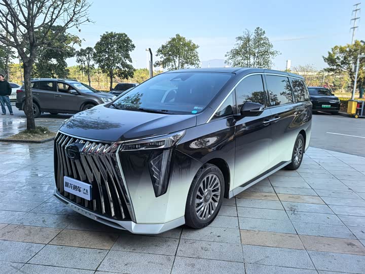 Фото 1 - GAC Trumpchi M8