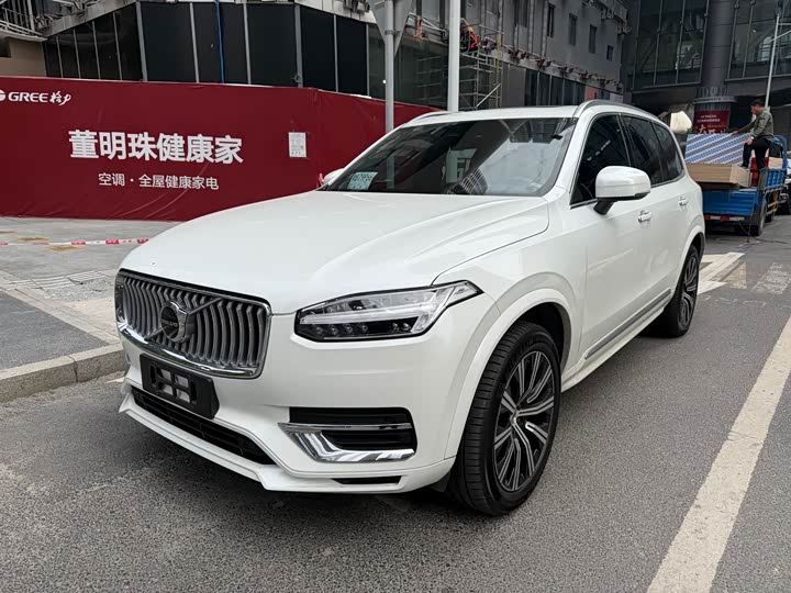 Фото 1 - Volvo XC90