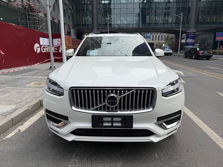 Фото 2 - Volvo XC90