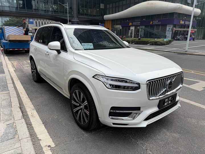 Фото 3 - Volvo XC90