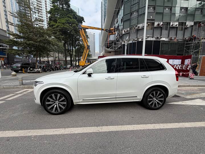 Фото 4 - Volvo XC90